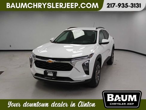 Used 2025 Chevrolet Trax LT w/ LT Convenience Package image 1