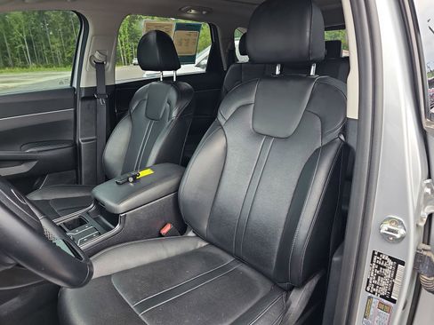 Used 2021 Kia Sorento S w/ Panoramic Sunroof Package AWD/4WD image 17