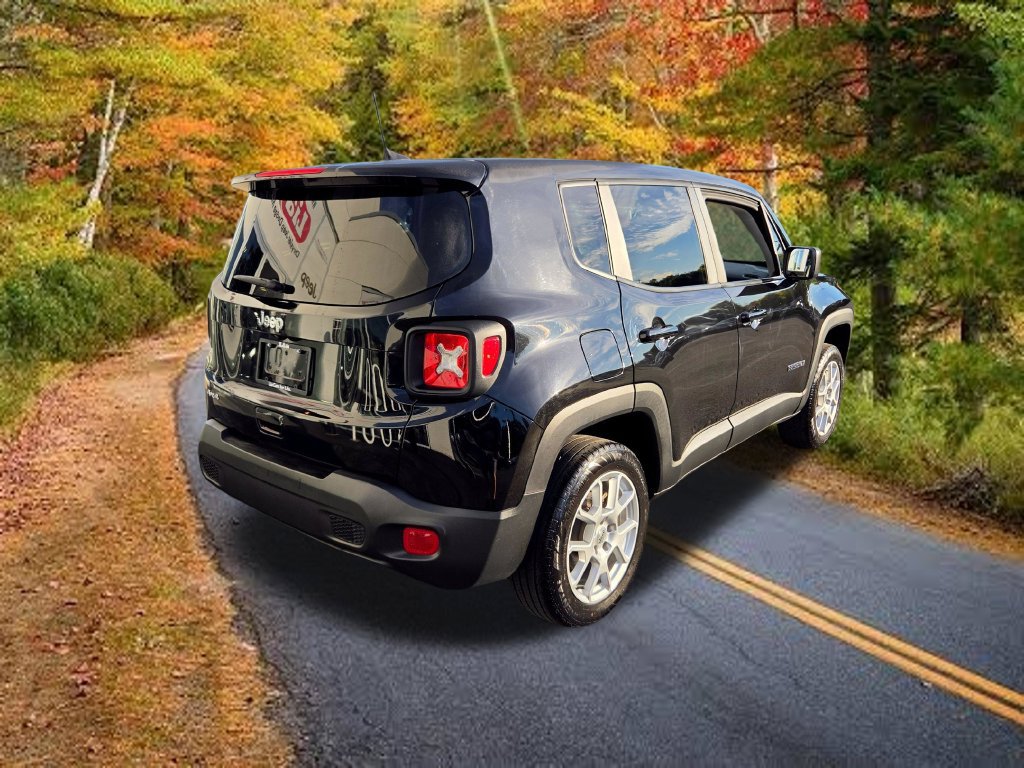 Used 2023 Jeep Renegade Latitude AWD/4WD image 3