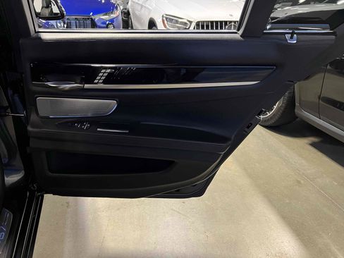 Used 2013 BMW ALPINA B7 image 90