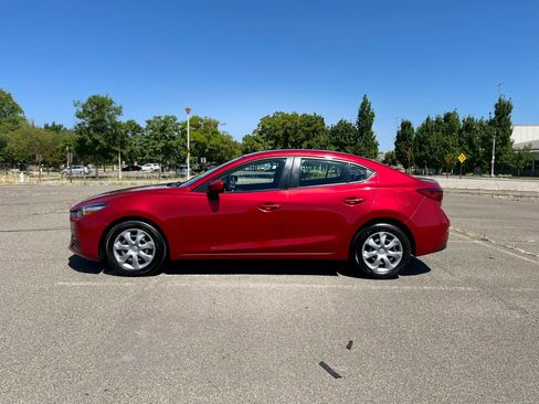 Used 2017 MAZDA MAZDA3 Sport FWD image 8