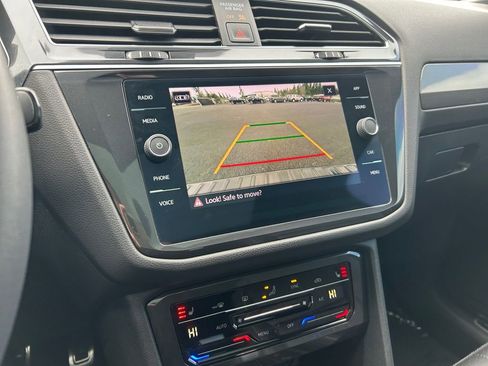 Used 2023 Volkswagen Tiguan SE R-Line image 19