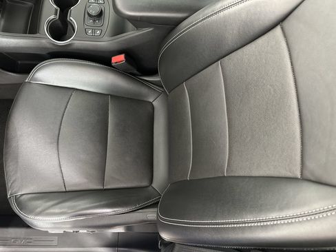 Used 2023 GMC Terrain SLT AWD/4WD image 22
