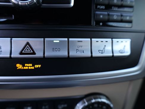 Used 2015 Mercedes-Benz GL 450 4MATIC w/ Driver Assistance Package image 36