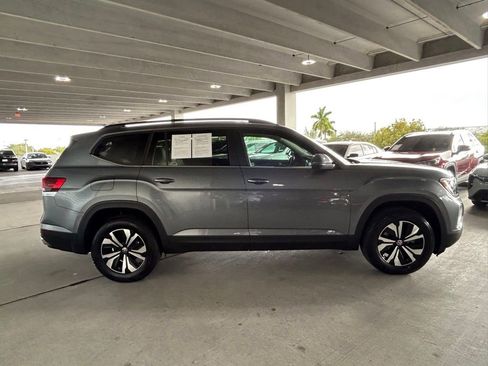 Used 2024 Volkswagen Atlas SE image 4