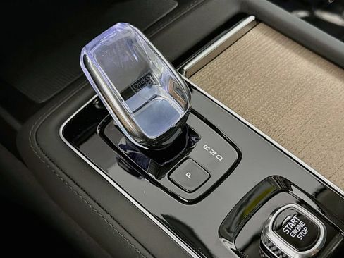 New 2026 Volvo XC90 T8 Plus w/ Protection Package Premier AWD/4WD image 17