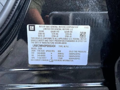 Used 2023 Buick Envision Preferred w/ Sport Touring Package AWD/4WD image 17