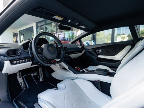 Used 2023 Lamborghini Huracan EVO image 16