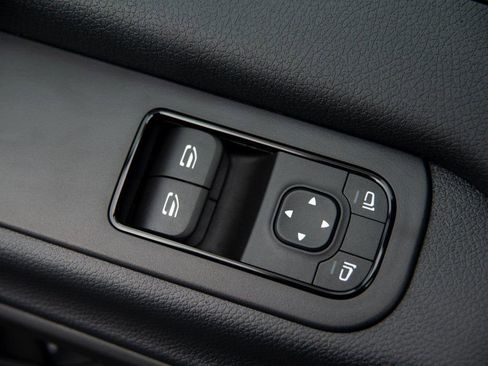 Used 2025 Mercedes-Benz Sprinter 4500 image 23