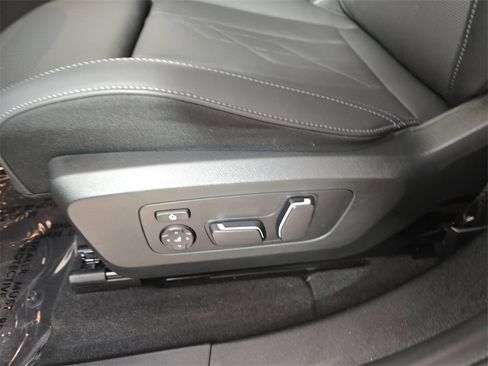 Used 2025 BMW X3 xDrive30i w/ Premium Package image 30