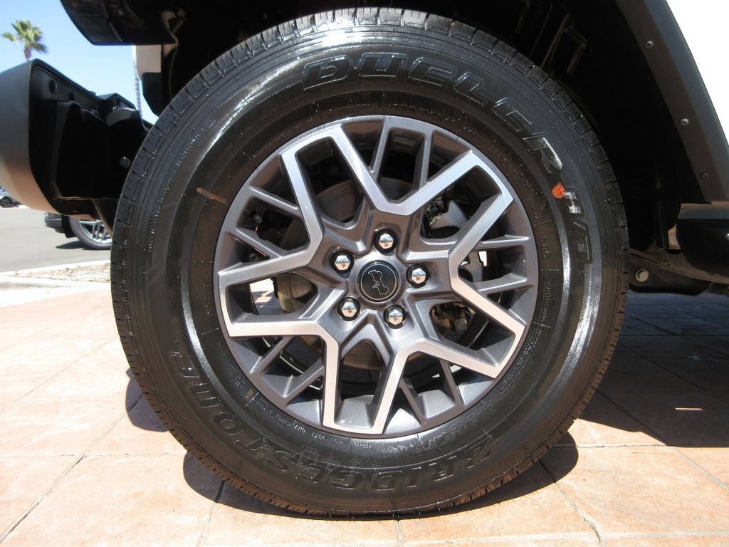 Used 2024 Jeep Wrangler Unlimited Sahara w/ Technology Group AWD/4WD image 9