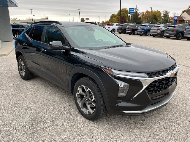Used 2024 Chevrolet Trax LT w/ LT Convenience Package FWD image 19