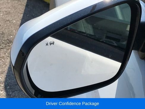 Used 2023 Chevrolet TrailBlazer ACTIV w/ Convenience Package AWD/4WD image 3
