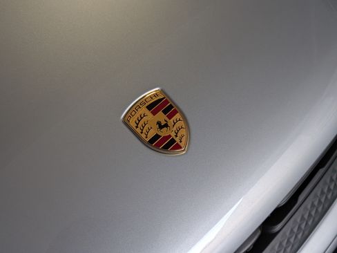 Certified 2026 Porsche Macan AWD/4WD image 16