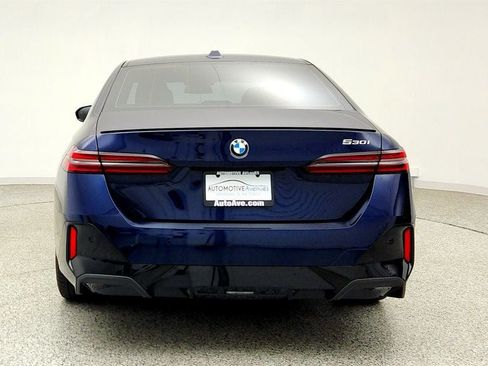 Used 2024 BMW 530i w/ M Sport Package RWD image 6