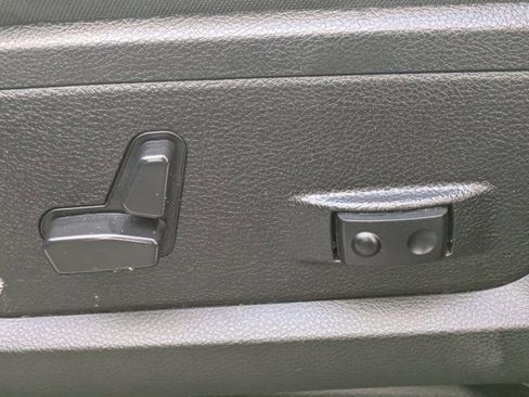 Used 2023 RAM 2500 Big Horn w/ Level 1 Equipment Group image 15