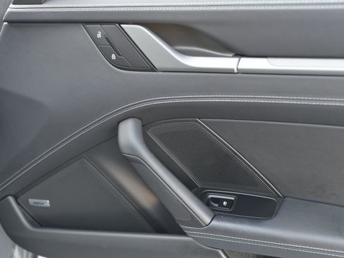 Certified 2025 Porsche 911 Carrera image 12