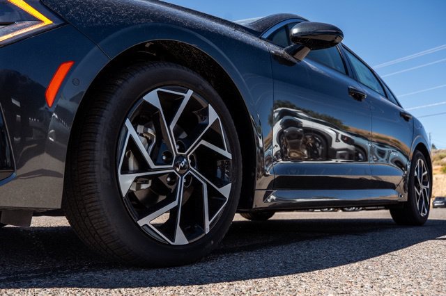 New 2025 Kia K5 EX FWD image 10
