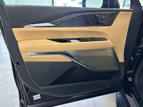 New 2025 Cadillac Escalade IQ Luxury 2 image 31