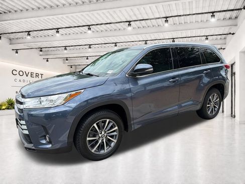 Used 2018 Toyota Highlander XLE FWD image 4