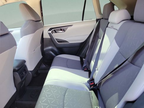 Used 2023 Toyota RAV4 XLE FWD image 11