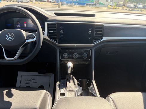 Used 2022 Volkswagen Atlas SE w/ Panoramic Sunroof Package FWD image 20