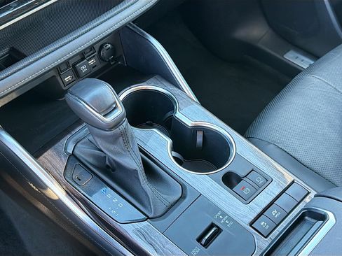 Used 2021 Toyota Highlander Limited image 29