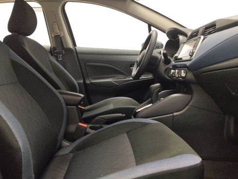 Used 2025 Nissan Versa SV FWD image 21