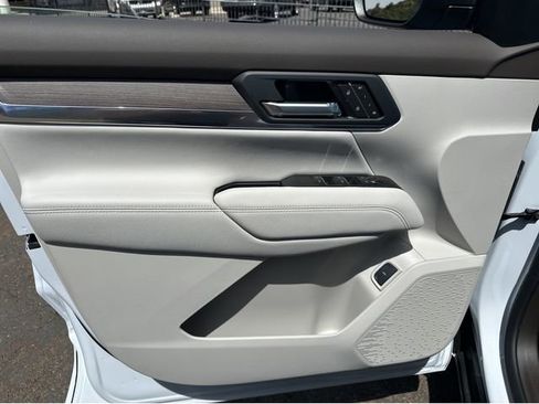 New 2026 GMC Terrain Denali w/ LPO, Floor Liner Package AWD/4WD image 5