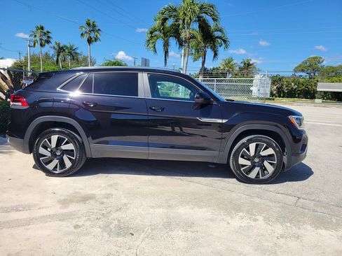Used 2026 Volkswagen Atlas Cross Sport SE FWD image 2