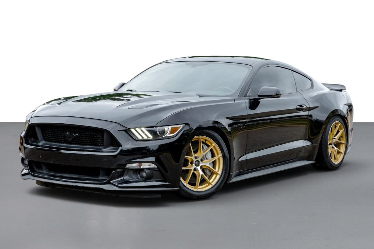 Used 2017 Ford Mustang GT Premium w/ Equipment Group 401A RWD image 4
