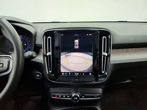 Certified 2023 Volvo XC40 B5 Plus w/ Protection Package Premier AWD/4WD image 27