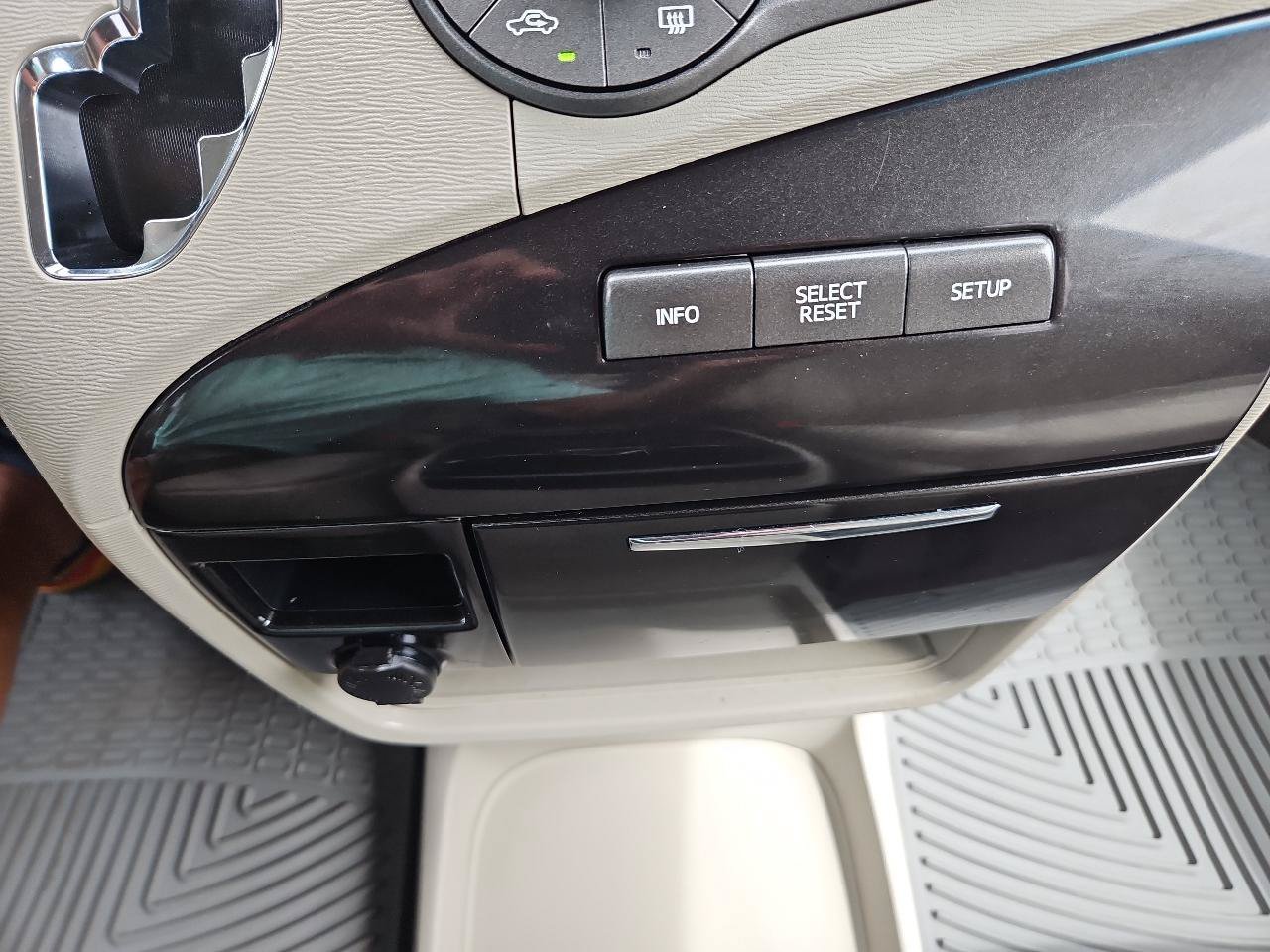 Used 2011 Toyota Sienna LE FWD image 30