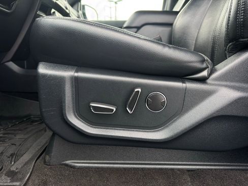 Used 2020 Ford Expedition Limited image 16