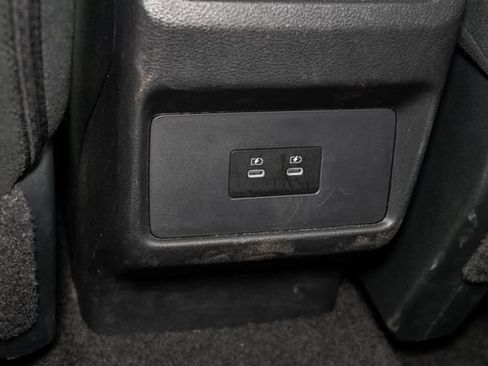 Used 2025 Nissan Rogue SV FWD image 28