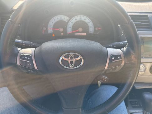 Used 2011 Toyota Camry image 8