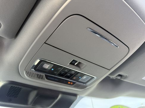 Used 2024 Ford F250 Lariat w/ Black Appearance Package image 28