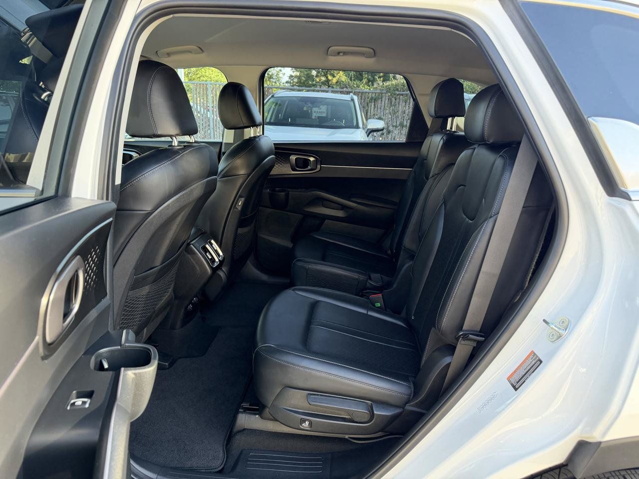 Used 2023 Kia Sorento EX AWD/4WD image 7