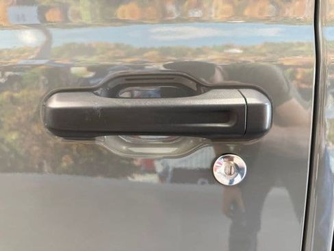 Used 2021 Jeep Gladiator Sport AWD/4WD image 17