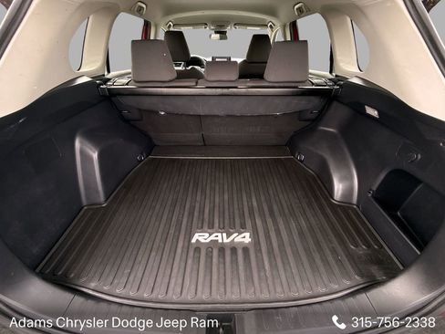 Used 2021 Toyota RAV4 XLE image 21