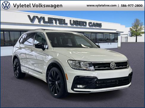 Used 2021 Volkswagen Tiguan SE R-Line image 1
