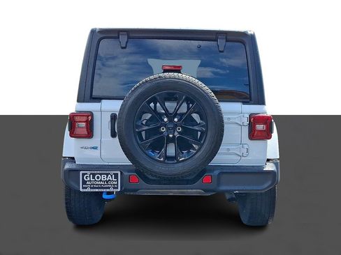 Used 2023 Jeep Wrangler Unlimited Sahara w/ Cold Weather Group AWD/4WD image 6