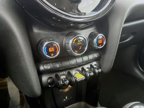 Used 2022 MINI Cooper SE FWD image 19