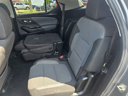 Used 2021 Chevrolet Traverse LT FWD image 15