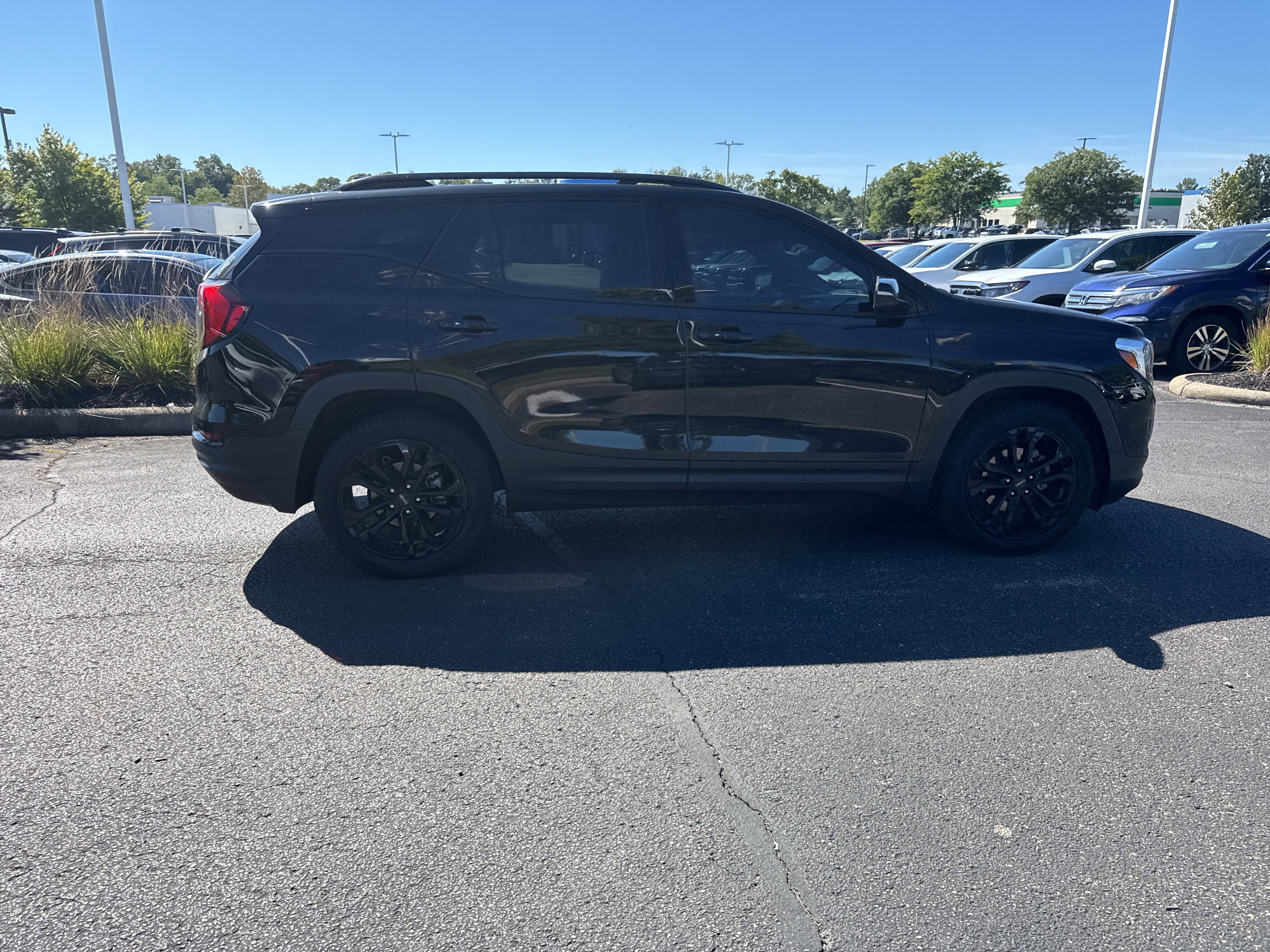 Used 2021 GMC Terrain SLT w/ Infotainment Package II AWD/4WD image 29