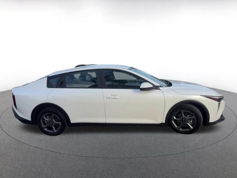 Used 2025 Kia K4 LXS image 16