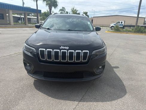 Used 2019 Jeep Cherokee Latitude w/ Popular Appearance Group FWD image 1