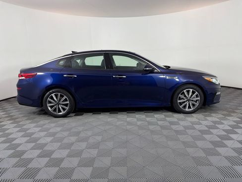 Used 2019 Kia Optima EX w/ EX Premium Package FWD image 2