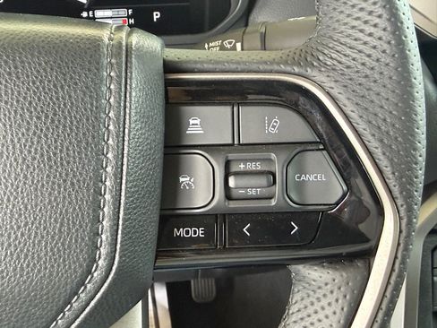 Used 2024 Toyota Tundra Limited AWD/4WD image 10