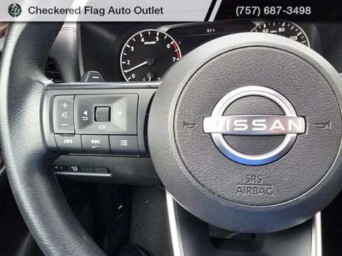 Used 2023 Nissan Rogue S FWD image 26